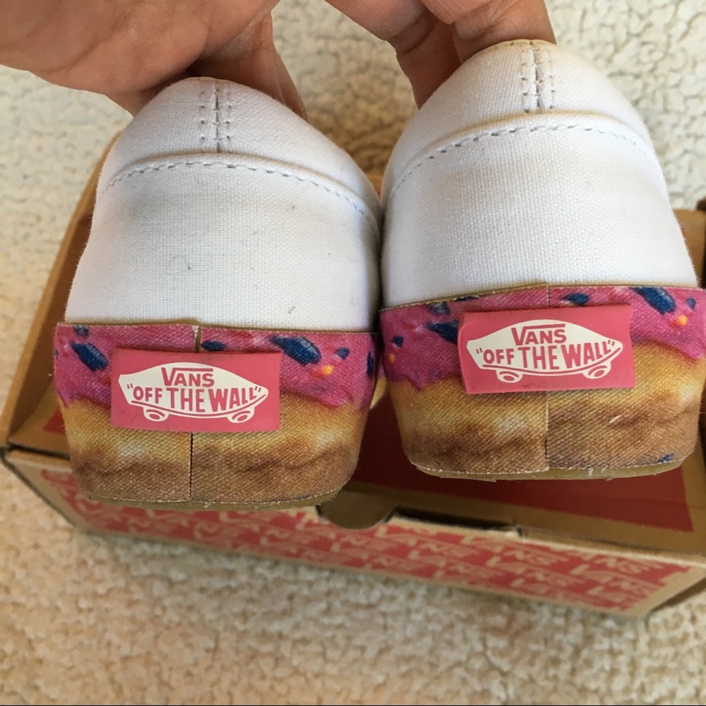 NWT Girls 2.5, Vans Donut Shoes - Picture 6 of 8